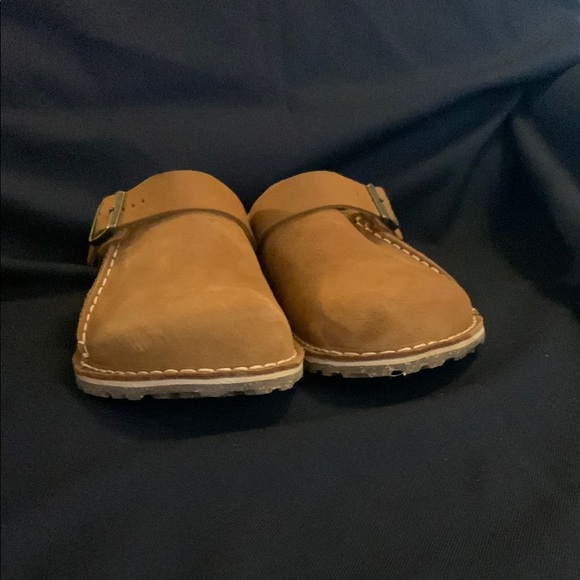 Birkenstock Tan Suede Clogs with Adjustable Strap - Picture 2 of 4